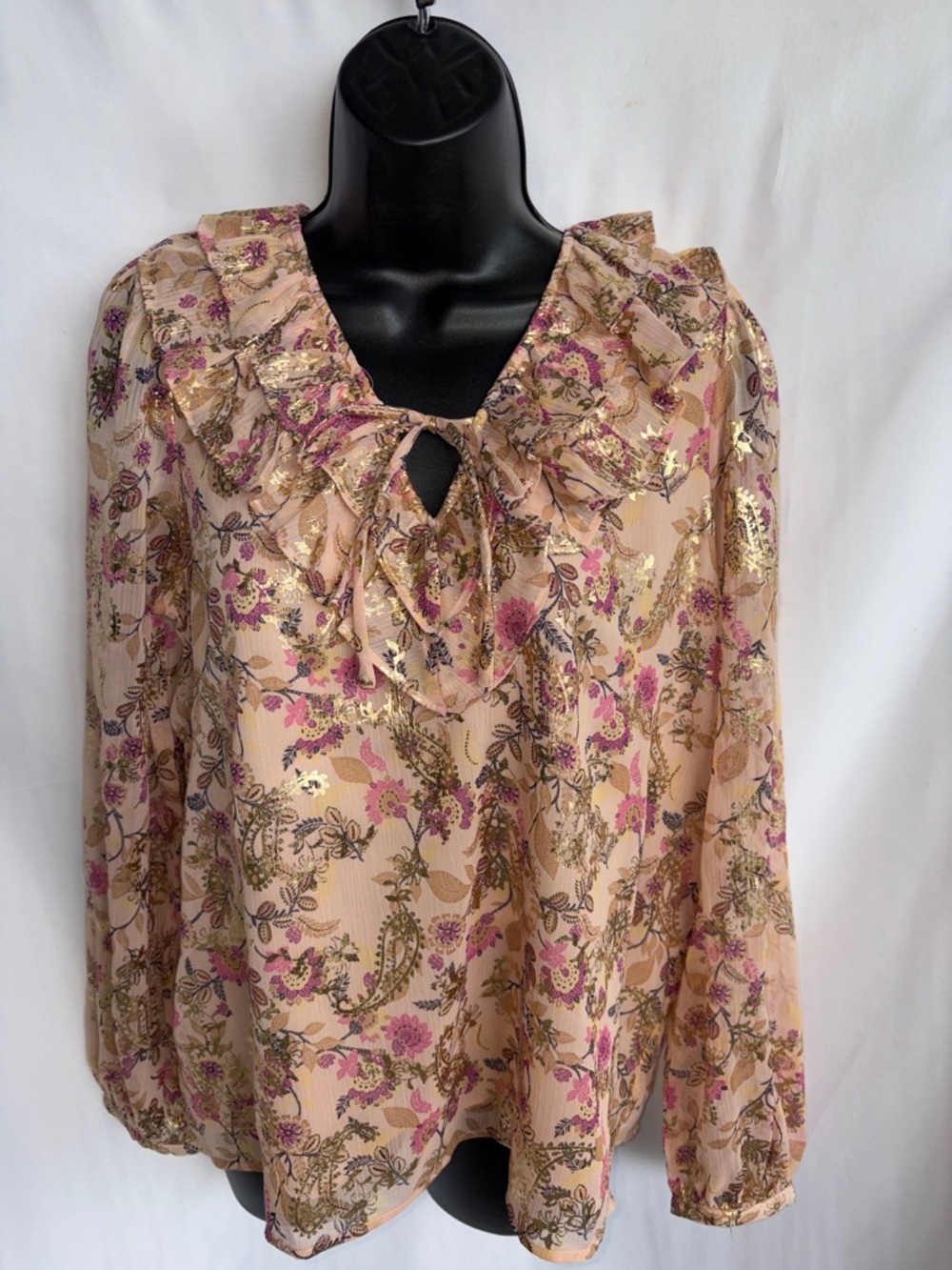 Loft floral long sleeve blouse size Small, gold accents, 21” PTP, 24” L